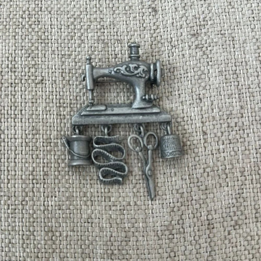 Vintage DaneCraft Pewter Sewing Machine Brooch Pin With Dangles Charms